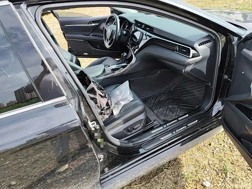 Toyota Camry — миниатюра 9