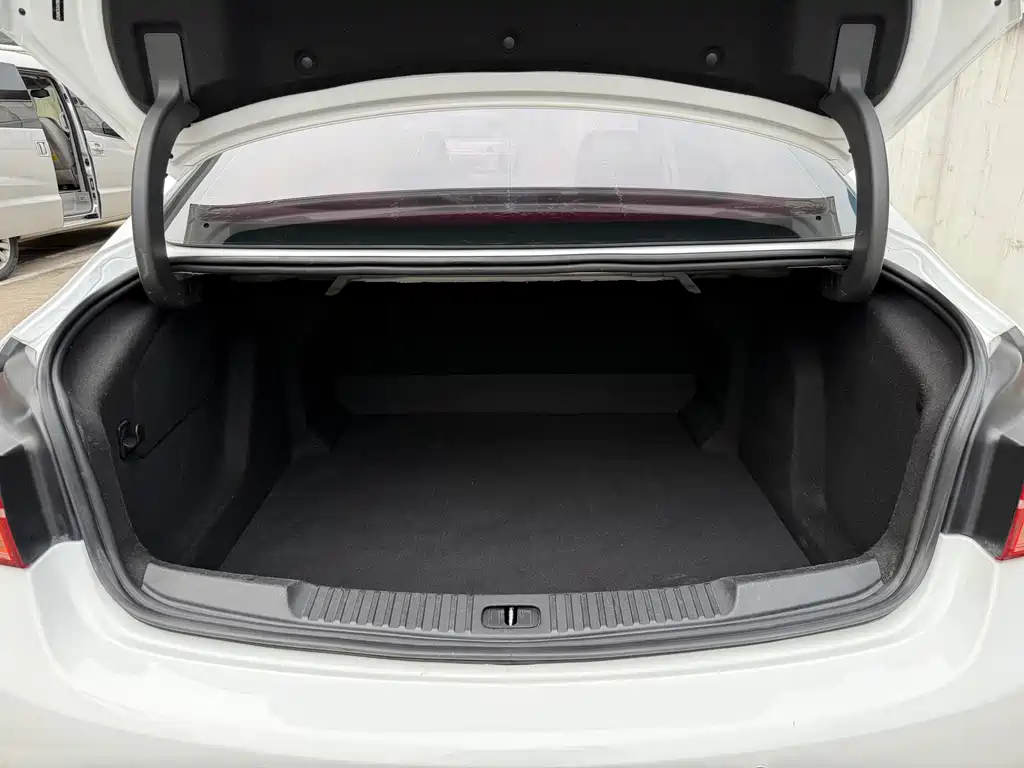 Buick Verano — миниатюра 16
