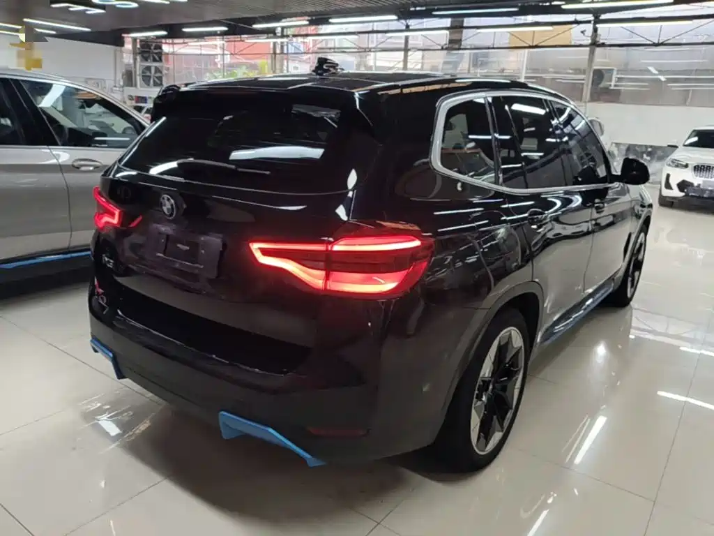 BMW iX3 — миниатюра 7