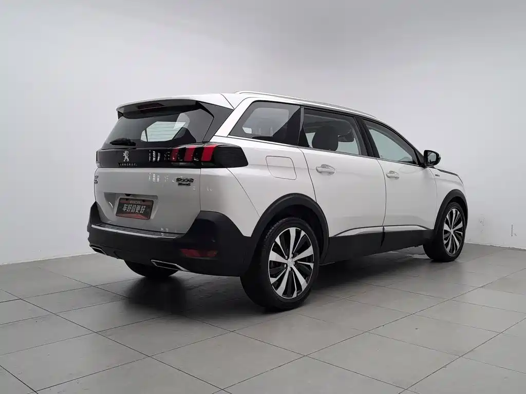 Peugeot 5008 — миниатюра 2