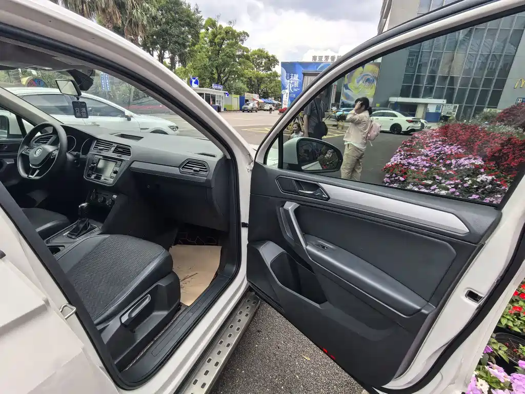 Volkswagen Tiguan L — миниатюра 7
