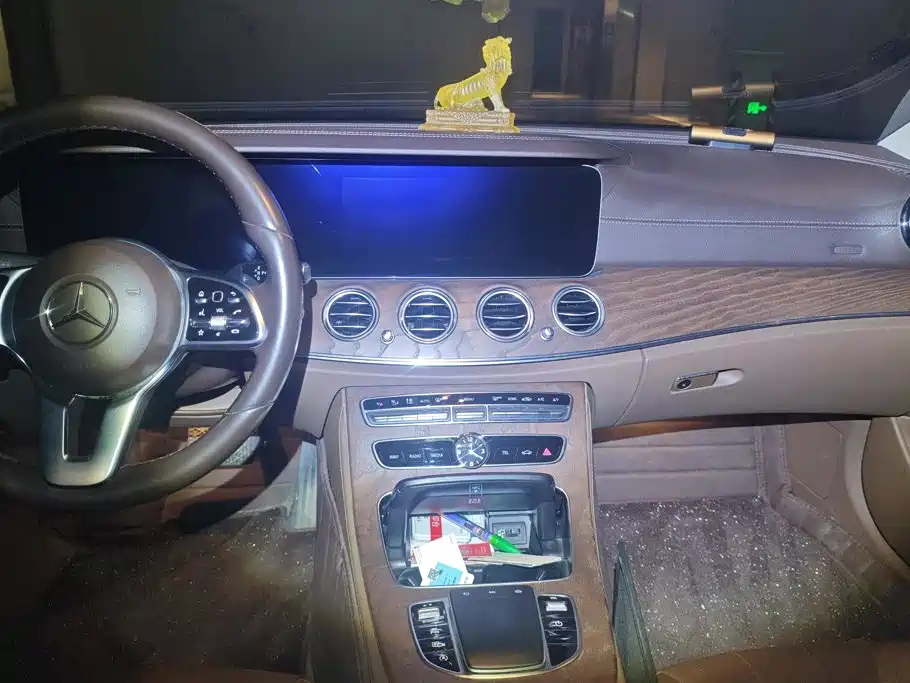 Mercedes-Benz E-Class — миниатюра 13
