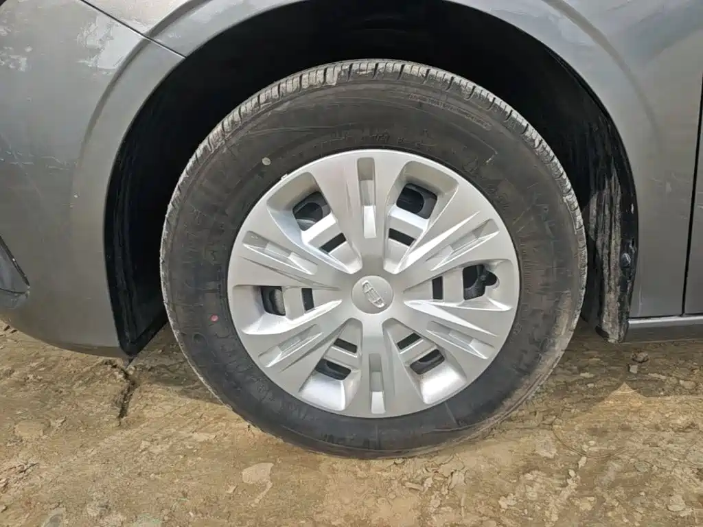 Geely Emgrand — миниатюра 23