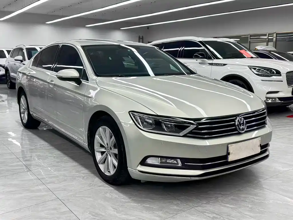 Volkswagen Magotan 2017 330TSI DSG Lead