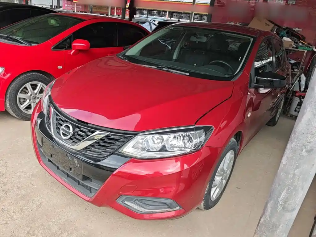 Nissan Tiida