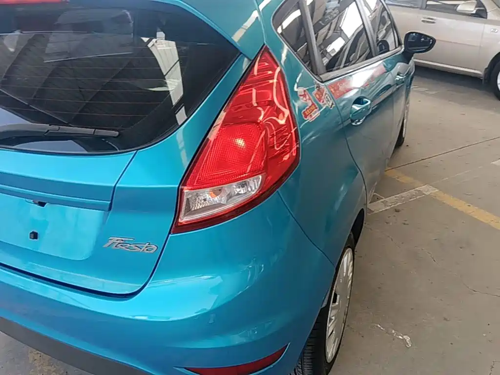 Ford Fiesta — миниатюра 8