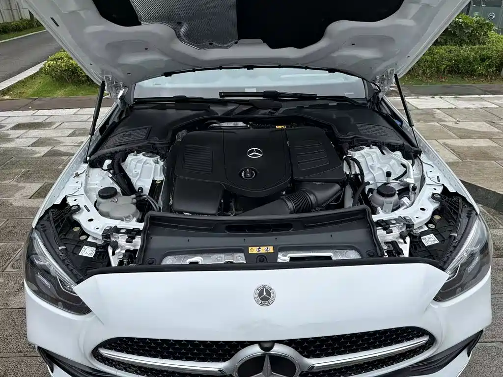 Mercedes-Benz C-Class — миниатюра 11