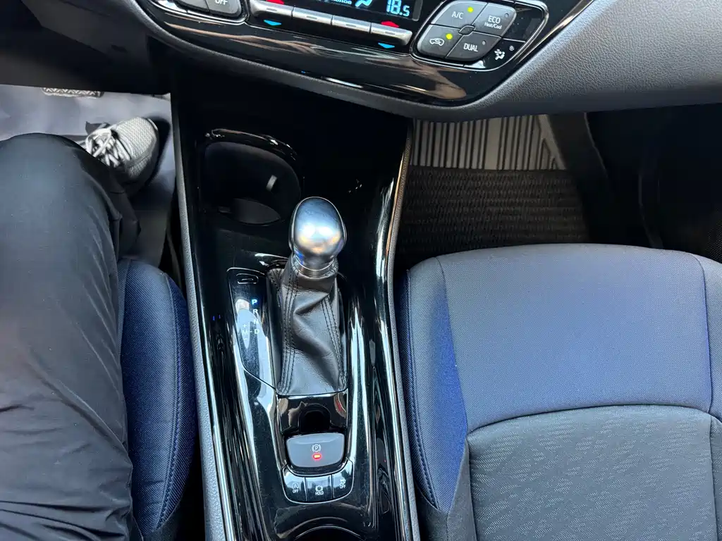 Toyota C-HR — миниатюра 8
