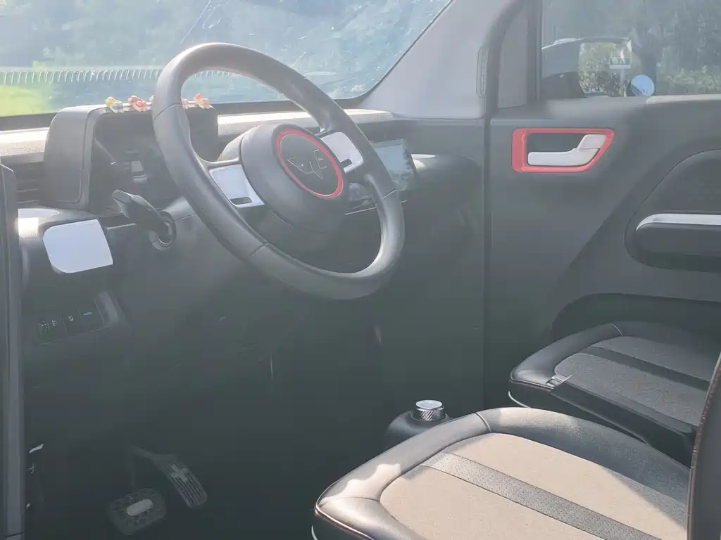 Wuling MINIEV — миниатюра 9