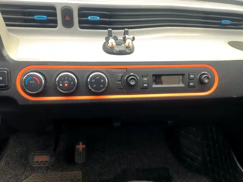 Wuling MINIEV — миниатюра 13
