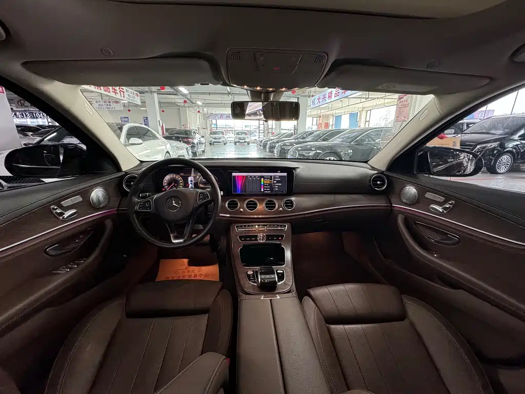 Mercedes-Benz E-Class — миниатюра 8