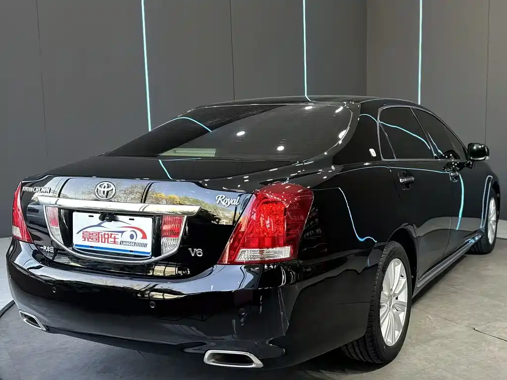 Toyota Crown 2010 2.5L Royal