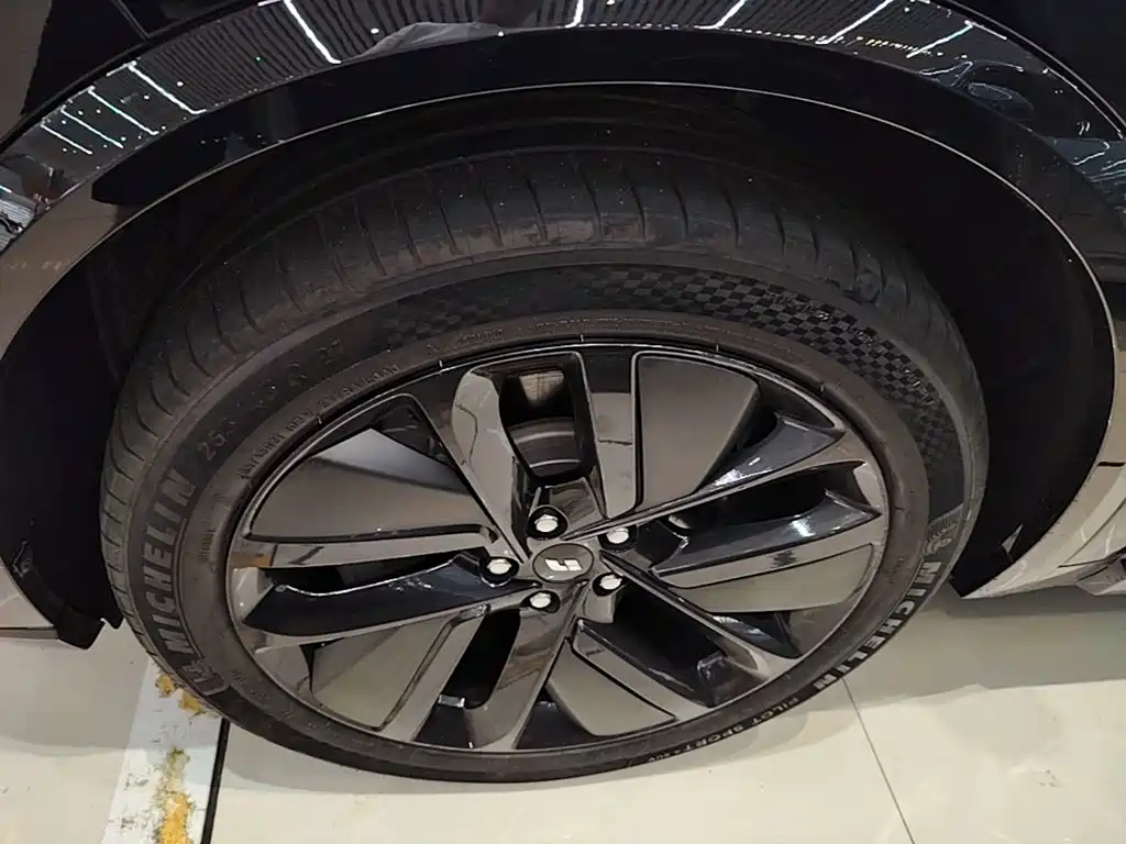 Li Auto Li L9 — миниатюра 23