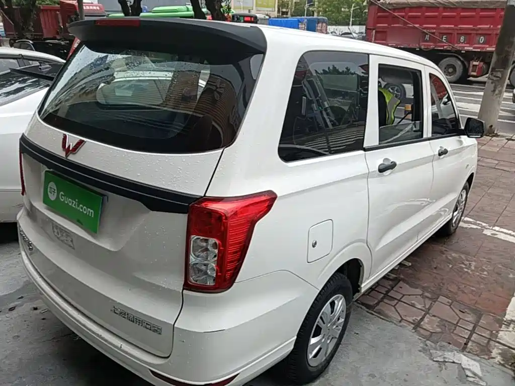 Wuling Hongguang — миниатюра 7