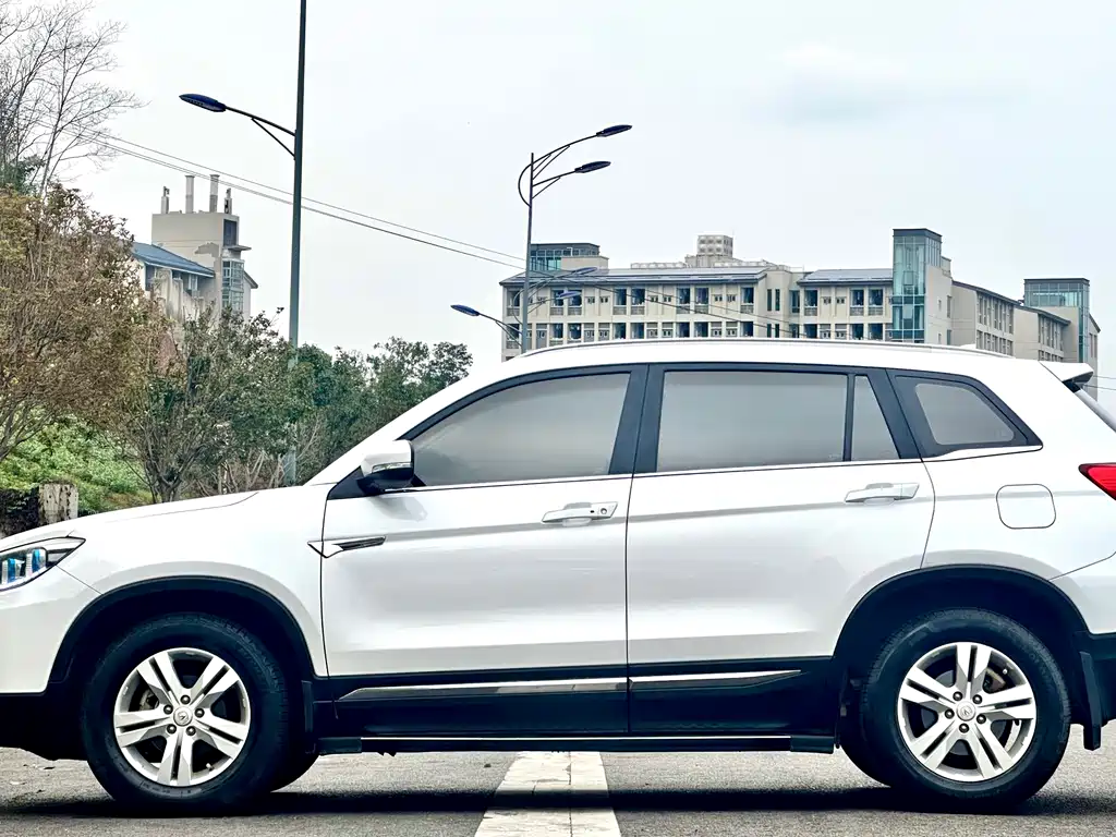CHANGAN CS75