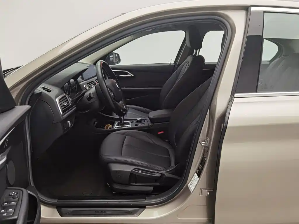 BMW 1 Series — миниатюра 10