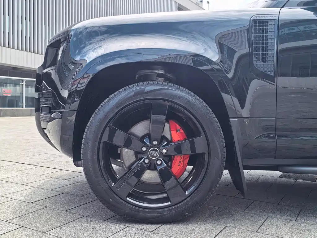 Land Rover Defender — миниатюра 4