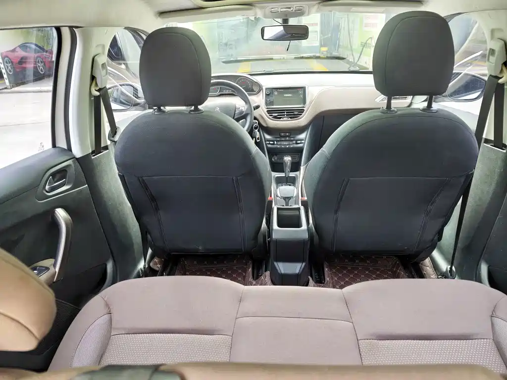 Peugeot 2008 — миниатюра 14