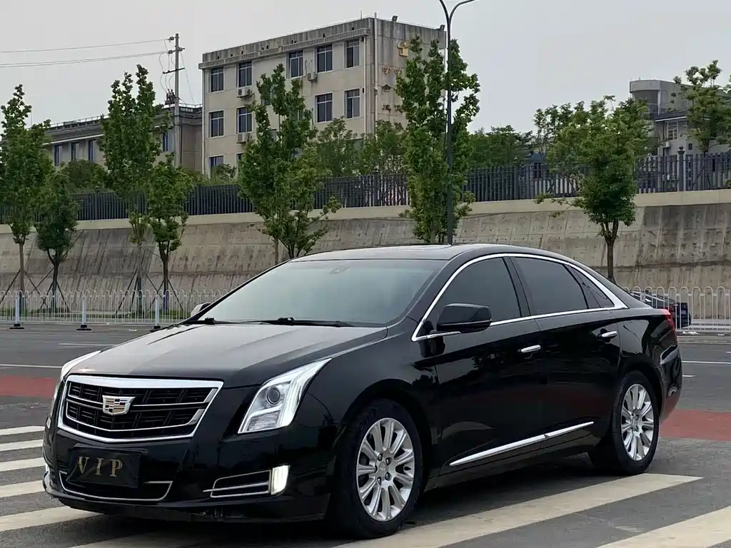 CADILLAC XTS