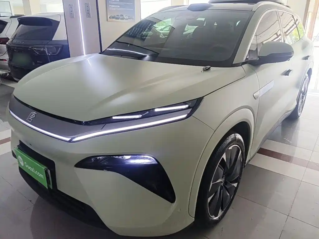 BYD Tang L