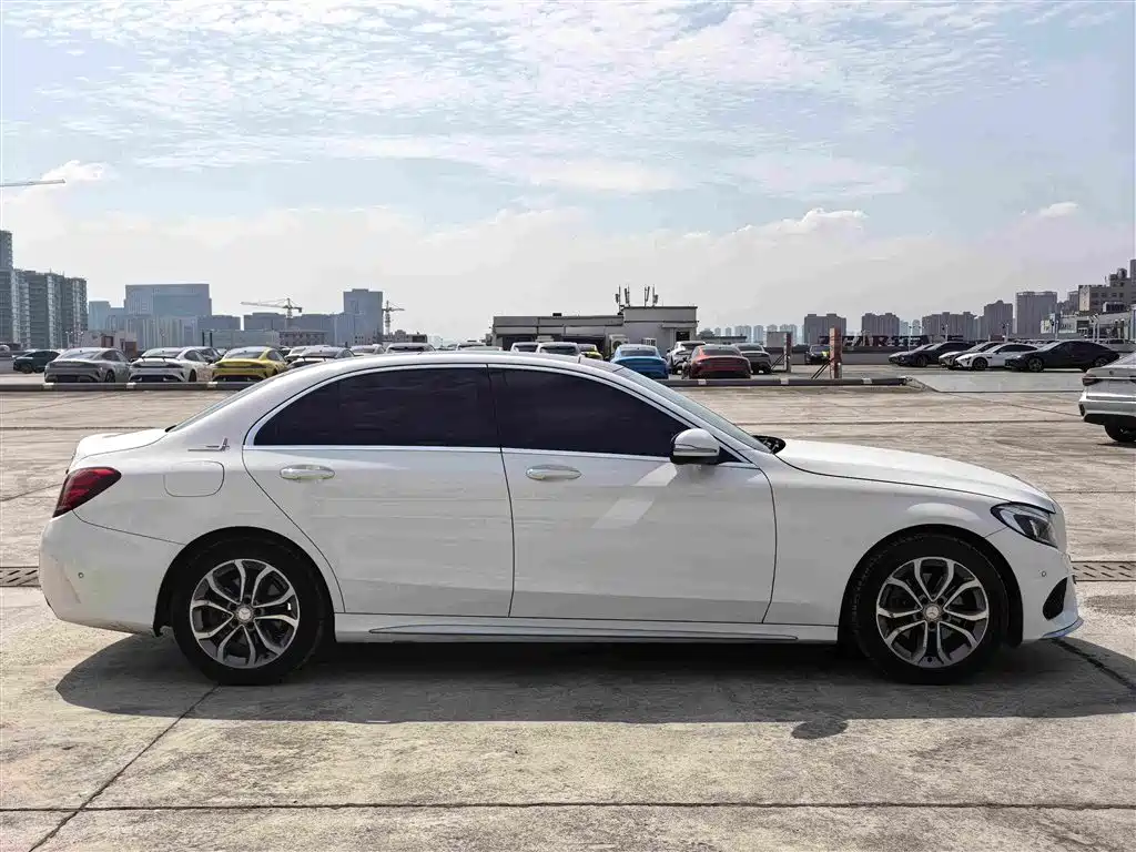 Mercedes-Benz C-Class — миниатюра 3