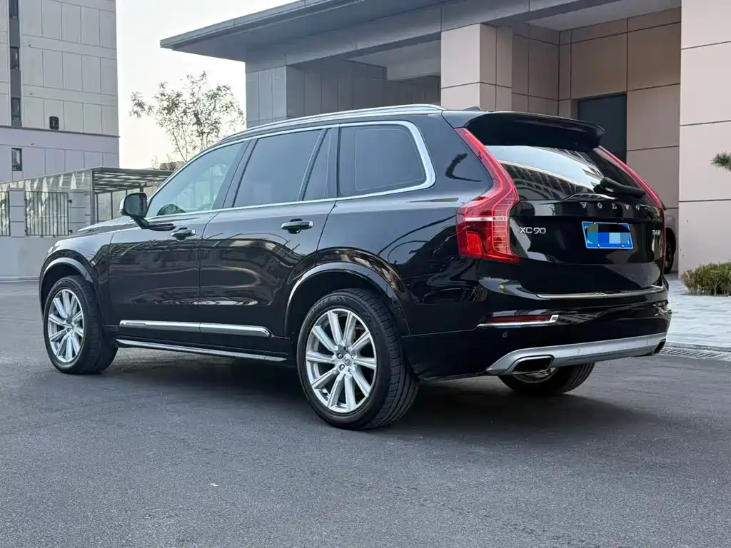 Volvo XC90 — миниатюра 6