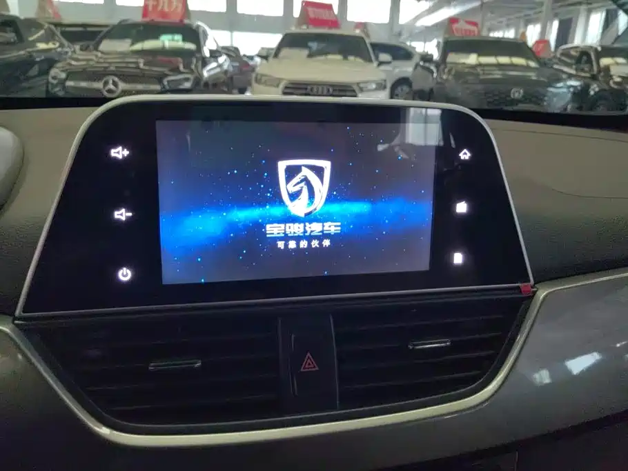 Baojun 310W — миниатюра 13