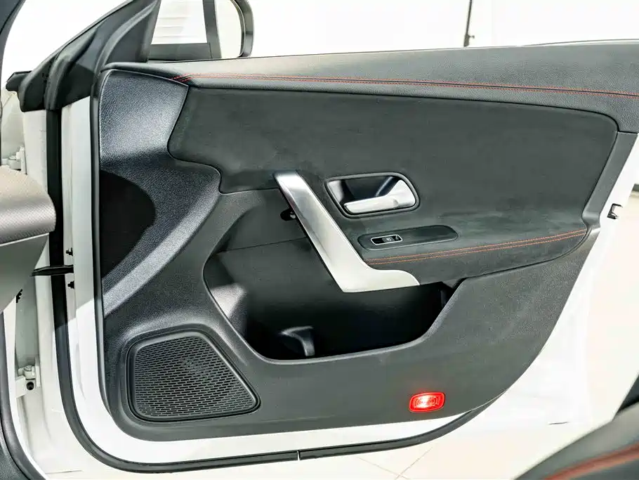 Mercedes-Benz CLA (Import) — миниатюра 15