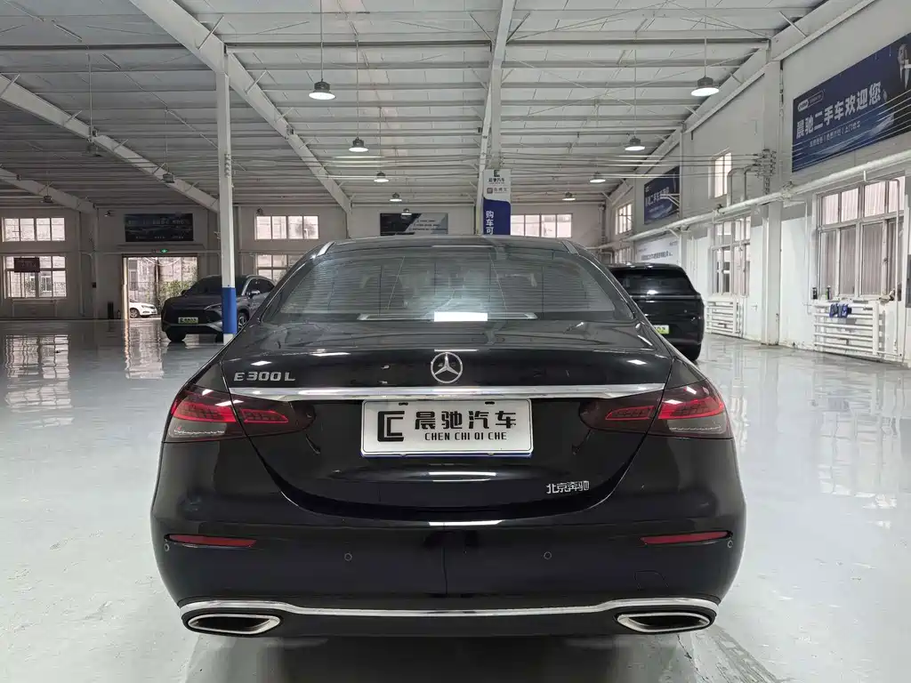 Mercedes-Benz E-Class — миниатюра 5