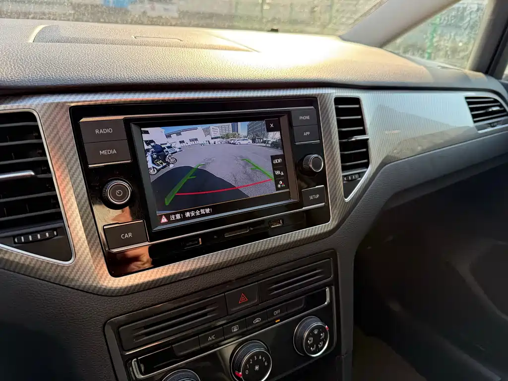 VOLKSWAGEN GOLF*JIAYU