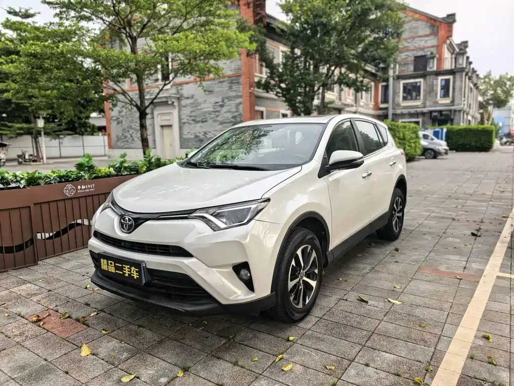 Toyota RAV4 — миниатюра 2