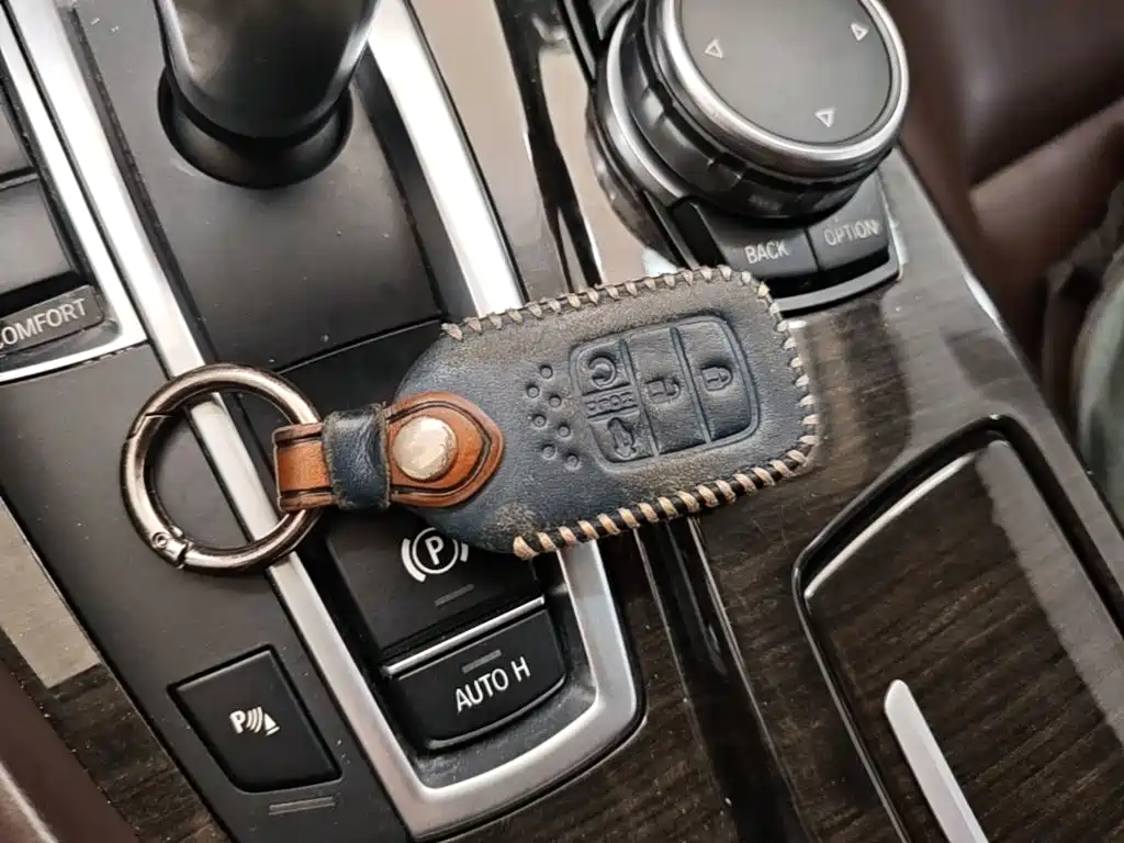 BMW 5 Series — миниатюра 13