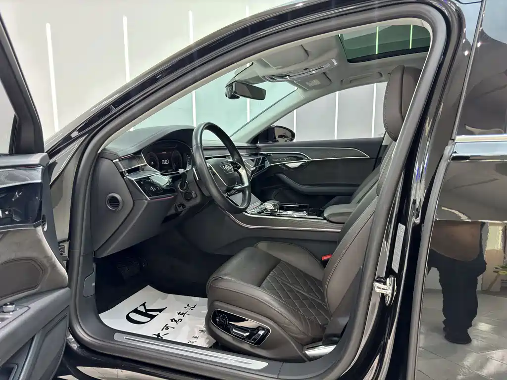Audi A8 — миниатюра 4