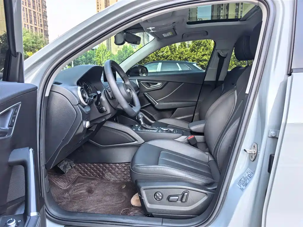 Audi Q2L 2022 35 TFSI Fashion
