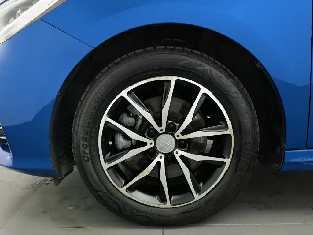 BYD MAX — миниатюра 17