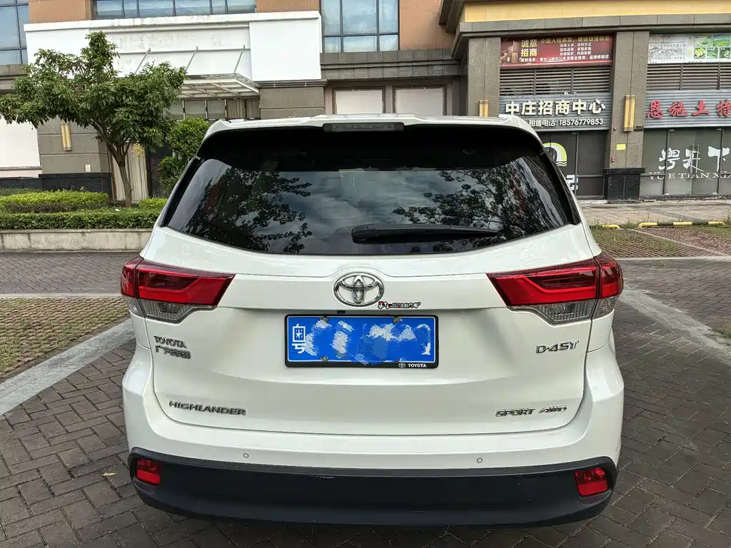 Toyota Highlander — миниатюра 10