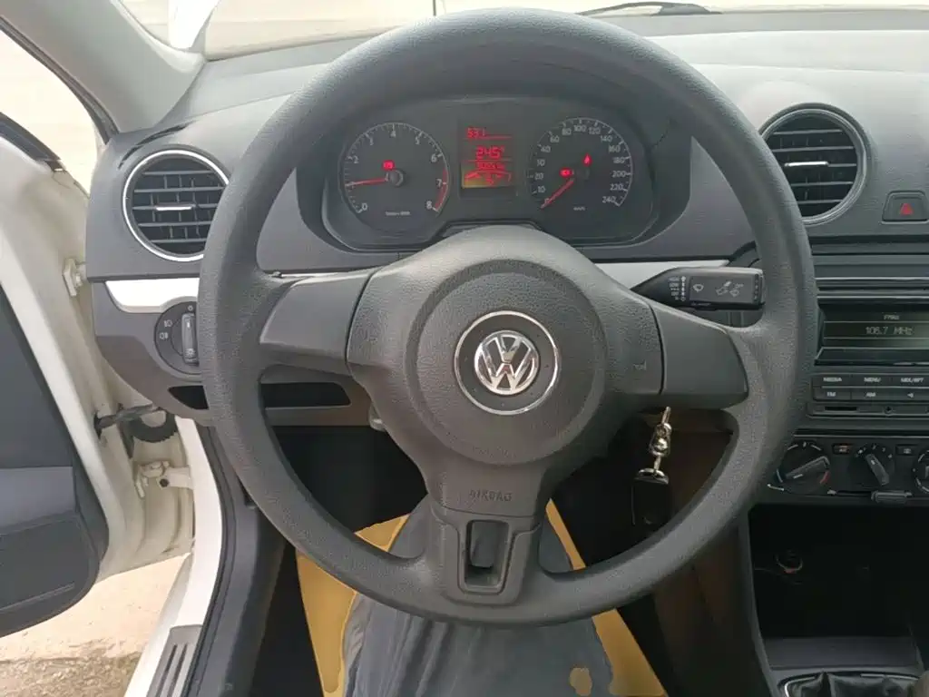 Volkswagen Jetta — миниатюра 11