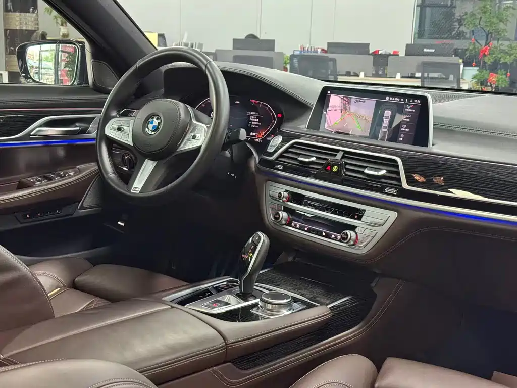 BMW 7 Series 2021 — фото 13
