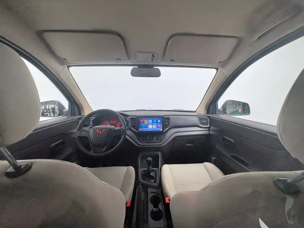 Wuling Hongguang V — миниатюра 5