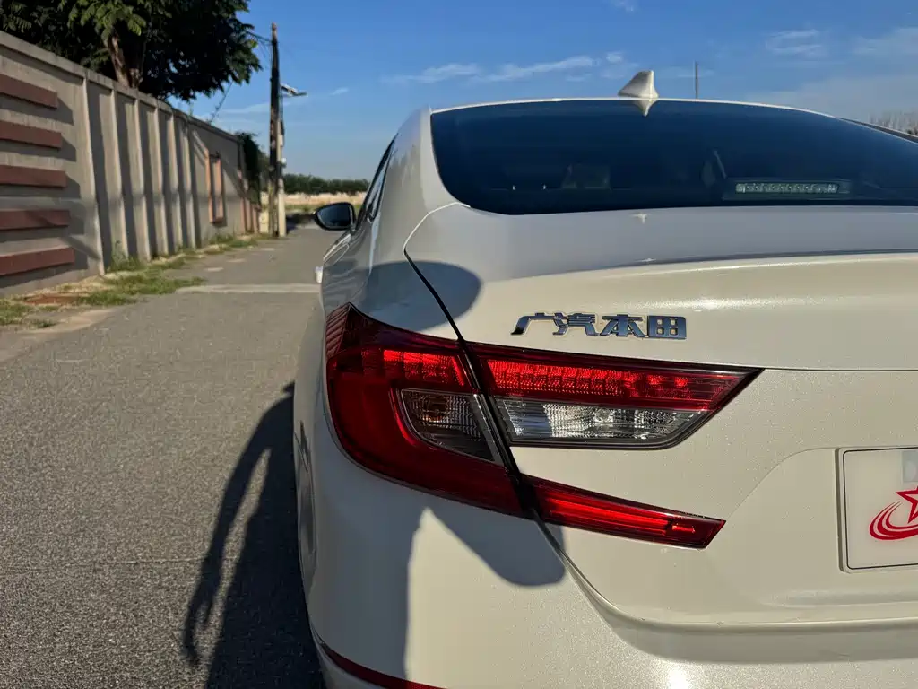 Honda Accord — миниатюра 26