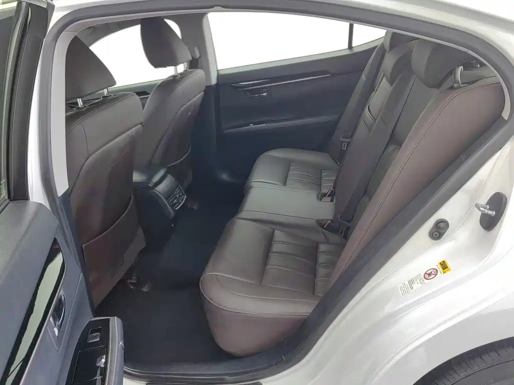 Lexus ES — миниатюра 15