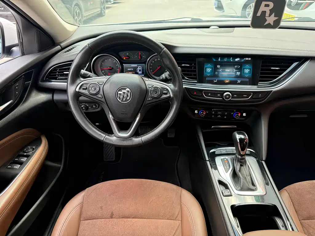 Buick Regal — миниатюра 10