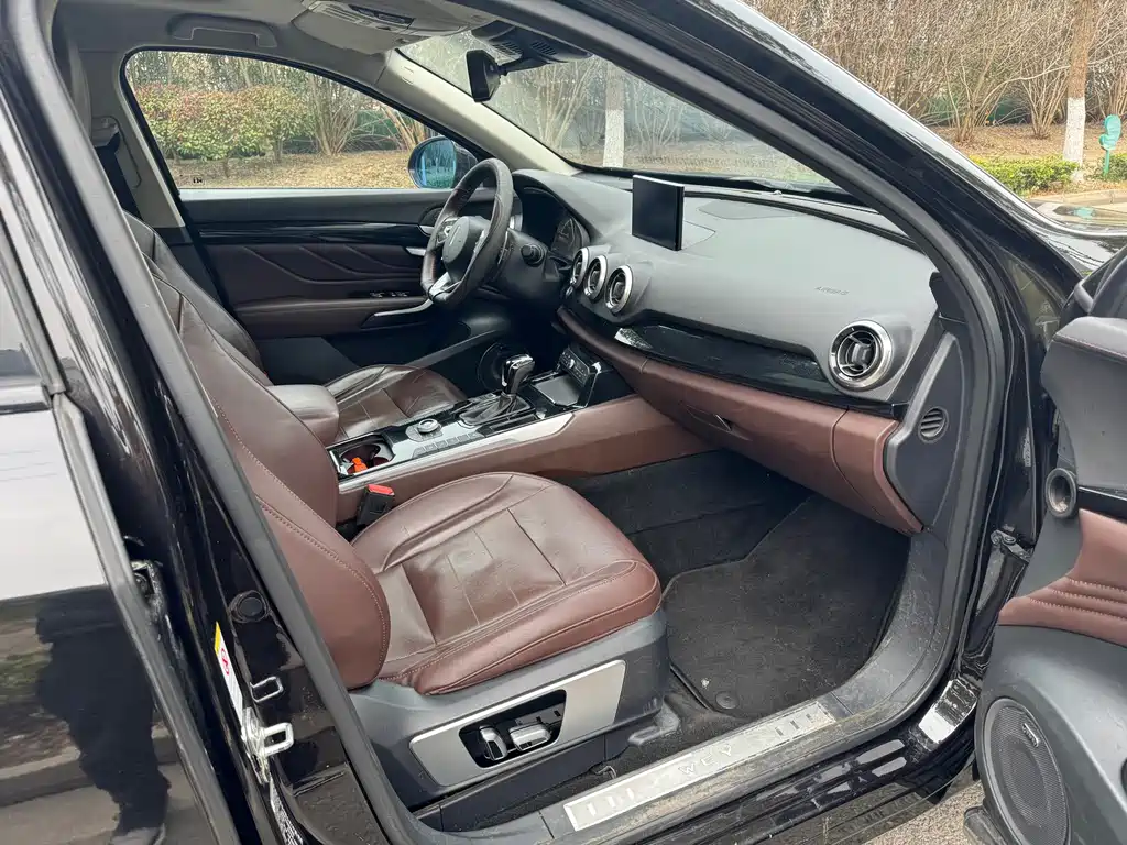 WEI PAI WEI BRAND VV7