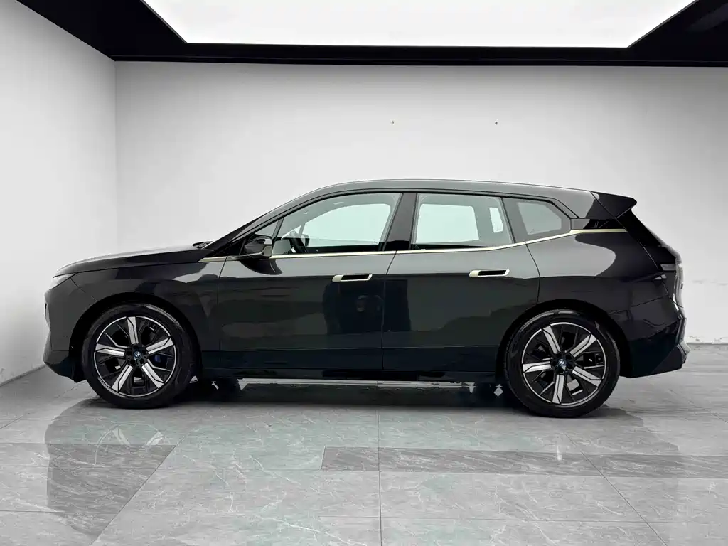 BMW iX — миниатюра 11