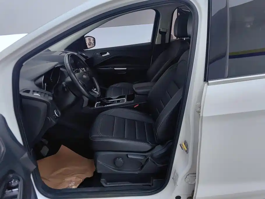 Ford Kuga — миниатюра 9