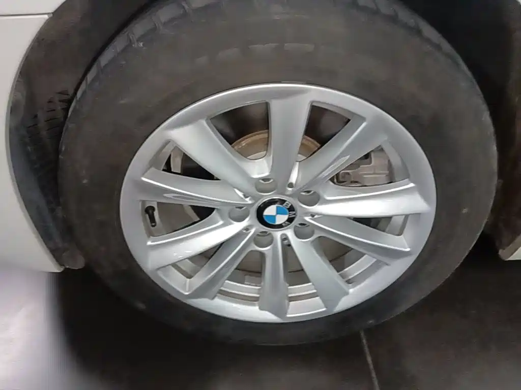 BMW 5 Series — миниатюра 23