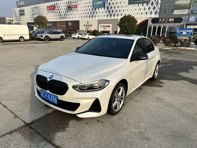 BMW 1 SERIES