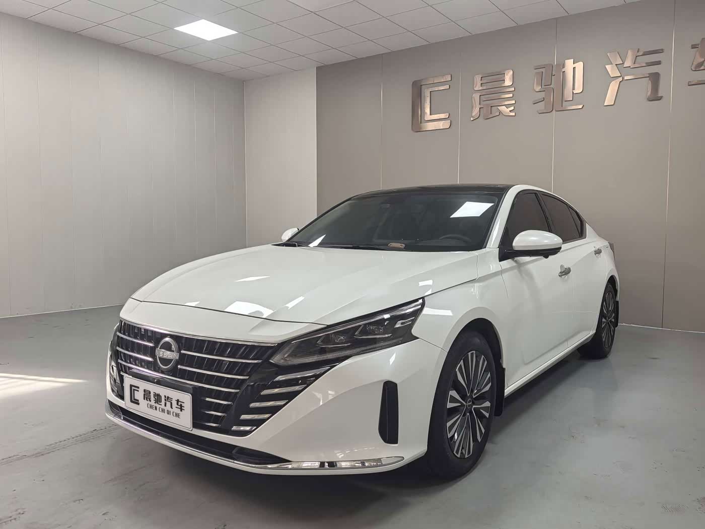 Nissan Teana 2.0 л 2023 г. Белый, пробег 22000 км
