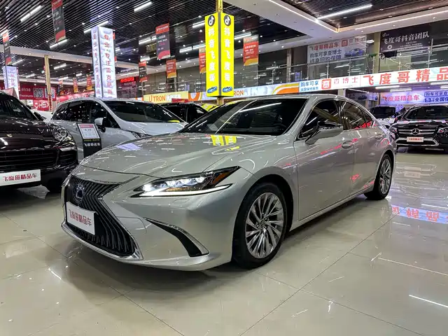 LEXUS ES 2020