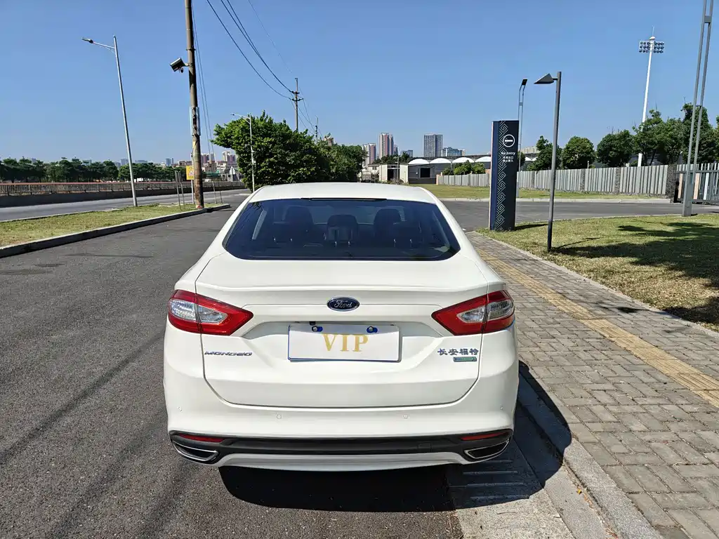 Ford Mondeo — миниатюра 5